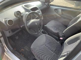 Peugeot 107 1.0 12V XS picture 10