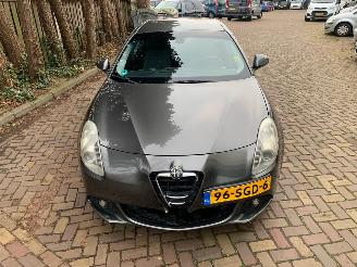 krockskadad bil auto Alfa Romeo Giulietta 1.4 t distinctive 2011/9