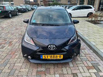skadebil auto Toyota Aygo 1.0 vvt-i x nav 2018/6