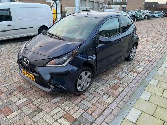 Toyota Aygo 1.0 vvt-i x nav picture 2