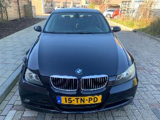 Schadeauto BMW 3-serie 318i high executive 2006/11
