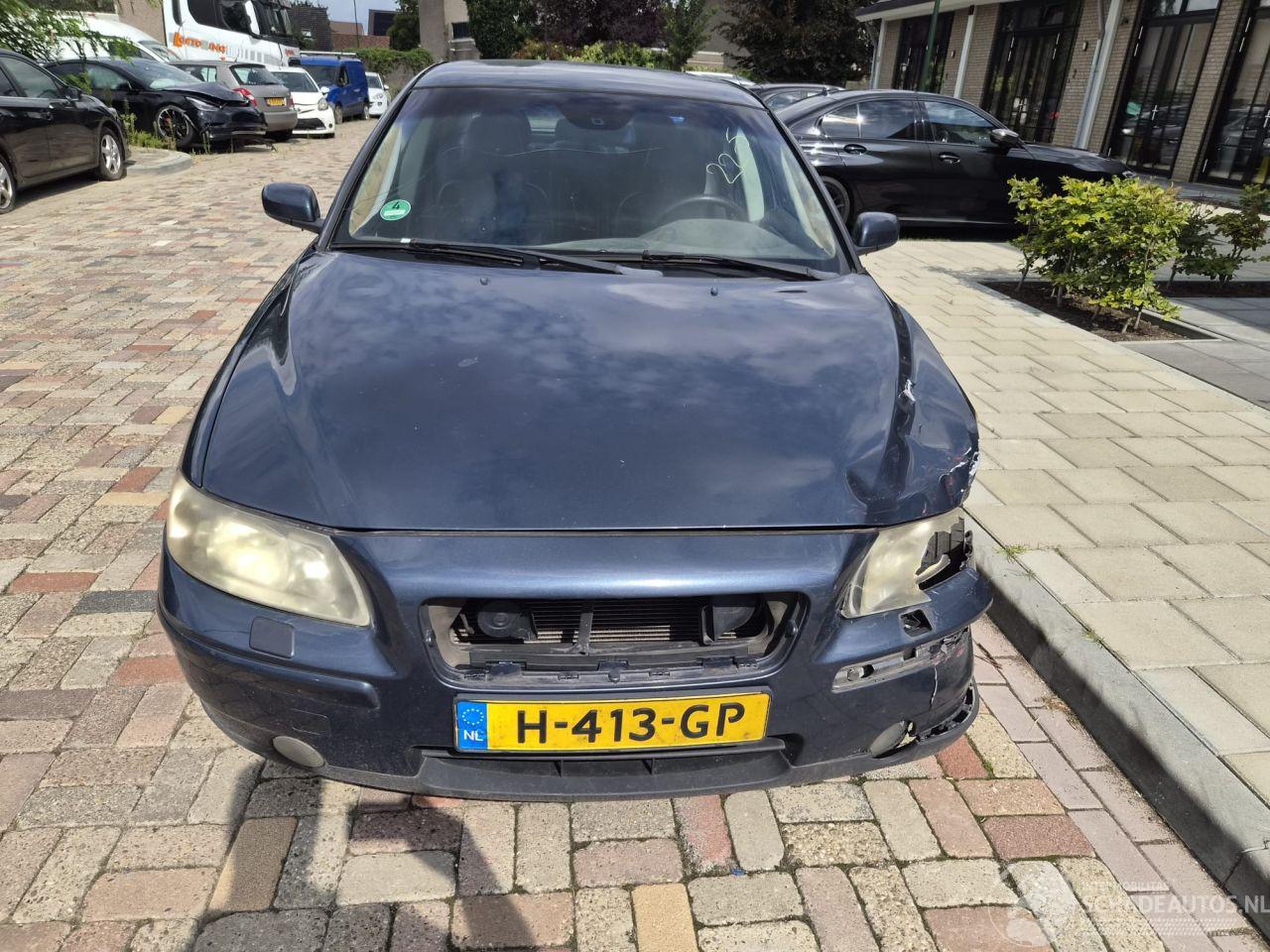 Volvo S-60 2.5 T KINETIC
