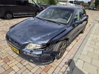 Volvo S-60 2.5 T KINETIC picture 3