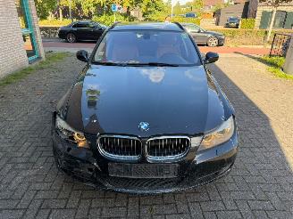 Schadeauto BMW 3-serie 330i X DRIVE 2012/3