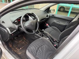 Peugeot 206+ 1.1 XR picture 12