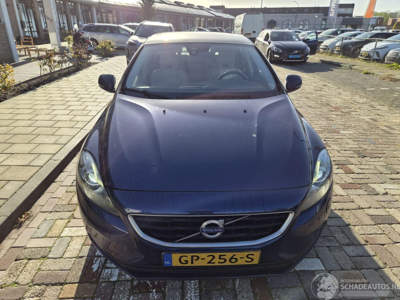 Volvo V-40 2.0 D2 OCEAN RACE