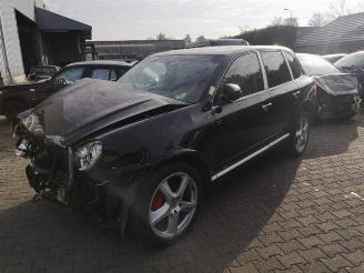 Coche siniestrado Porsche Cayenne Cayenne (9PA), SUV, 2002 / 2010 4.5 V8 32V Turbo S 2005