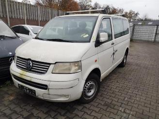 Salvage car Volkswagen Transporter Transporter T5, Van, 2003 / 2015 2.5 TDi 2004