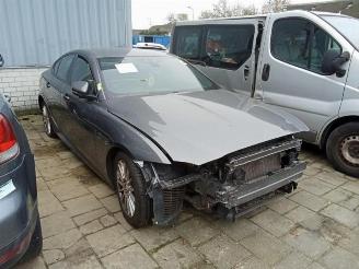 Autoverwertung Jaguar XE XE, Sedan, 2015 2.0d 180 16V 2015/8