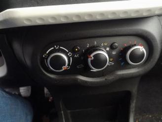 Renault Twingo Twingo III (AH), Hatchback 5-drs, 2014 1.0 SCe 70 12V picture 9