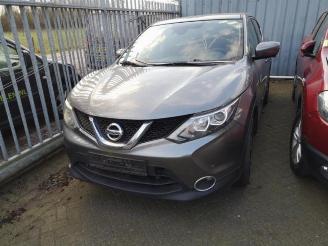 Salvage car Nissan Qashqai Qashqai (J11), SUV, 2013 1.2 DIG-T 16V 2017/1
