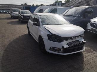 Auto da rottamare Volkswagen Polo Polo V (6R), Hatchback, 2009 / 2017 1.0 12V BlueMotion Technology 2016
