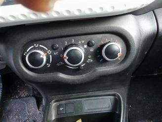 Renault Twingo Twingo III (AH), Hatchback 5-drs, 2014 1.0 SCe 75 12V picture 11