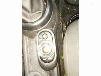 Mini Cooper Mini (F55), Hatchback 5-drs, 2013 1.5 12V Cooper picture 15