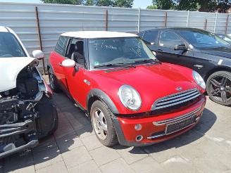 Vrakbiler auto Mini One Mini (R50/53), Hatchback, 2001 / 2007 1.6 16V Cooper 2004/0