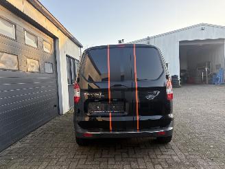 Ford Transit courier picture 4