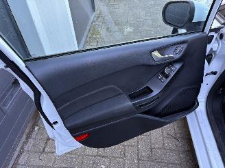 Ford Fiesta  picture 12