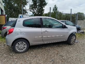 Avarii autoturisme Renault Clio Clio 1.2 Collection 2010/1