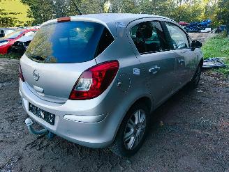 demontáž osobní automobily Opel Corsa 1.4-16V \'111\' Edition 2011/2