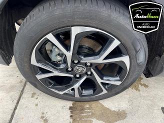 Toyota C-HR C-HR (X1,X5), SUV, 2016 2.0 16V Hybrid picture 7