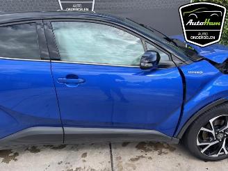 Toyota C-HR C-HR (X1,X5), SUV, 2016 2.0 16V Hybrid picture 5