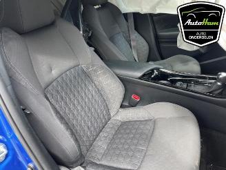 Toyota C-HR C-HR (X1,X5), SUV, 2016 2.0 16V Hybrid picture 19