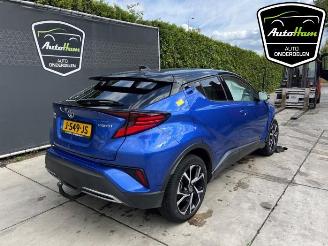 Toyota C-HR C-HR (X1,X5), SUV, 2016 2.0 16V Hybrid picture 8