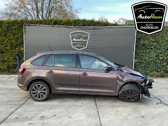 Coche siniestrado Skoda Rapid Rapid, Liftback, 2012 / 2022 1.2 TSI 16V 2015/11
