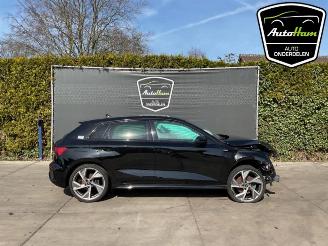 Salvage car Audi A3 A3 Sportback (8YA), Hatchback 5-drs, 2019 1.5 35 TFSI 16V Mild Hybrid 2020/11