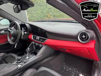 Alfa Romeo Giulia Giulia (952), Sedan, 2015 2.9 Bi-Turbo V6 24V Quadrifoglio Verde picture 20