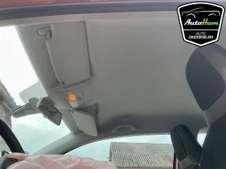 Volkswagen Up! Up! (121), Hatchback, 2011 1.0 12V 75 picture 18