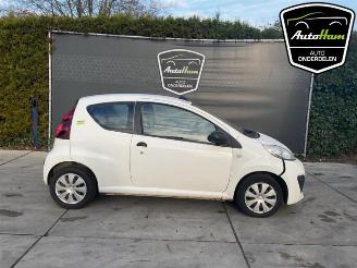 Autoverwertung Peugeot 107 107, Hatchback, 2005 / 2014 1.0 12V 2012/10