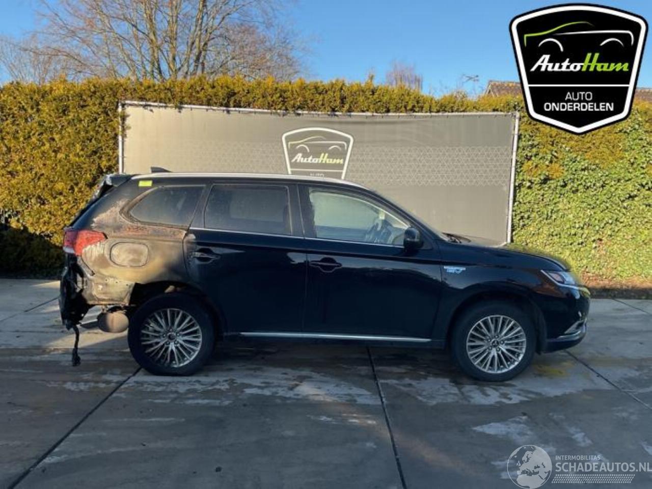 Mitsubishi Outlander Outlander (GF/GG), SUV, 2012 / 2022 2.4 16V PHEV 4x4