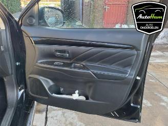 Mitsubishi Outlander Outlander (GF/GG), SUV, 2012 / 2022 2.4 16V PHEV 4x4 picture 26