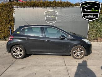 Vrakbiler auto Peugeot 208 208 I (CA/CC/CK/CL), Hatchback, 2012 / 2019 1.4 16V 2012/5