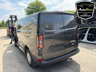 Ford Transit  picture 3
