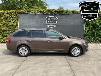 Uttjänta bilar auto Skoda Octavia Octavia Combi (5EAC), Combi 5-drs, 2012 / 2020 1.0 TSI 12V 2017/8