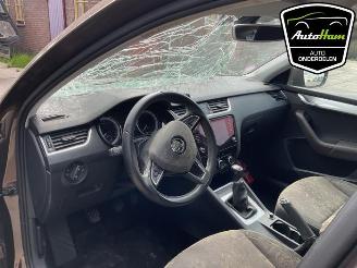 Skoda Octavia Octavia Combi (5EAC), Combi 5-drs, 2012 / 2020 1.0 TSI 12V picture 14