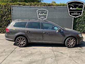 Vrakbiler auto Volkswagen Passat Passat Variant (365), Combi, 2010 / 2015 1.4 TSI 16V 2013/10