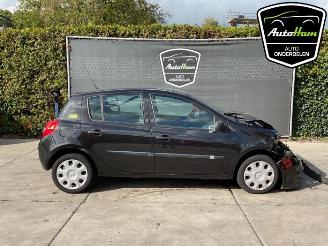 rozbiórka samochody osobowe Renault Clio Clio III (BR/CR), Hatchback, 2005 / 2014 1.2 16V 75 2008/8
