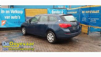 Salvage car Opel Astra Astra J Sports Tourer (PD8/PE8/PF8), Combi, 2010 / 2015 1.4 16V ecoFLEX 2011/7