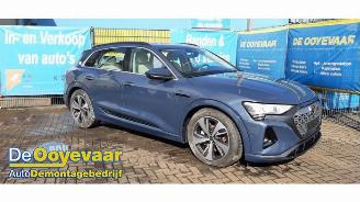Coche siniestrado Audi Q8 Q8 E-tron (GEG), SUV, 2022 / 2025 50 Quattro 95 kWh 2023/6