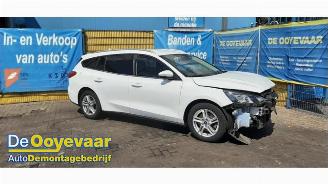 Salvage car Ford Focus Focus 4 Wagon, Combi, 2018 / 2025 1.0 Ti-VCT EcoBoost 12V 100 2020/2