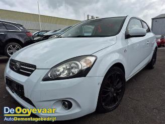 Vrakbiler auto Kia Pro cee d Pro cee'd (EDB3), Hatchback 3-drs, 2008 / 2012 1.4 CVVT 16V 2009/10