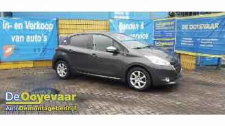 Sloopauto Peugeot 208 208 I (CA/CC/CK/CL), Hatchback, 2012 / 2019 1.2 Vti 12V PureTech 82 2014/7