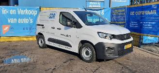 damaged passenger cars Peugeot Partner Peugeot Partner 1.5 BlueHDi 100 S&S L1 2023/10