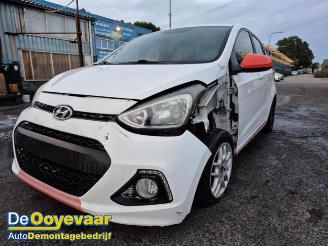 Coche siniestrado Hyundai I-10 i10 (B5), Hatchback, 2013 / 2019 1.0 12V 2014/2