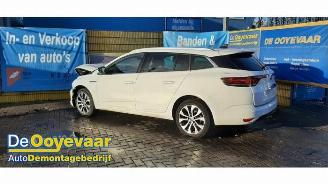 Dezmembrări autoturisme Renault Mégane Megane IV Estate (RFBK), Combi 5-drs, 2016 1.3 TCE 160 16V 2024/3