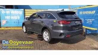 Auto da rottamare Kia Cee d Ceed Sportswagon (CDF), Combi 5-drs, 2018 1.5 T-GDI 16V 2024/12
