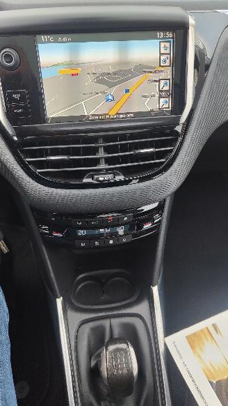 Peugeot 2008 Peugeot 2008 Allure 1,6 panodak navigatie picture 10